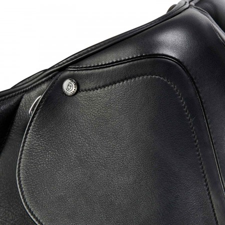 Silla de salto "DOBLE DE CUERO" de EQUESTRO