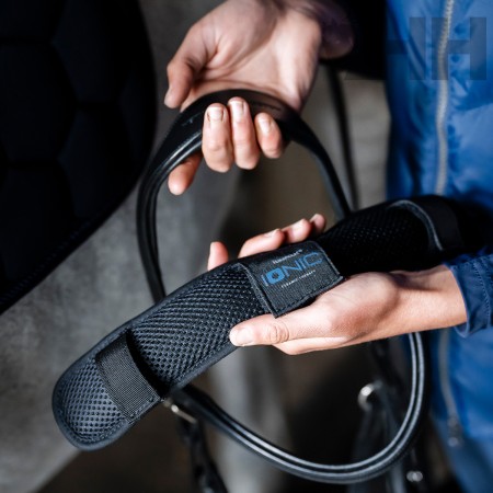Protector de testera "IONIC CALMANTE" de HORSEWARE