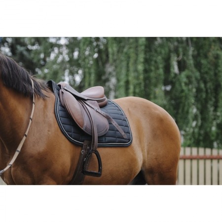 Conjunto  de mantilla y orejeras Domino de Equitheme