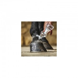 Pomada para cascos Cornucrescine Daily Hoof Barrier 500ml de CARR&DAY 2